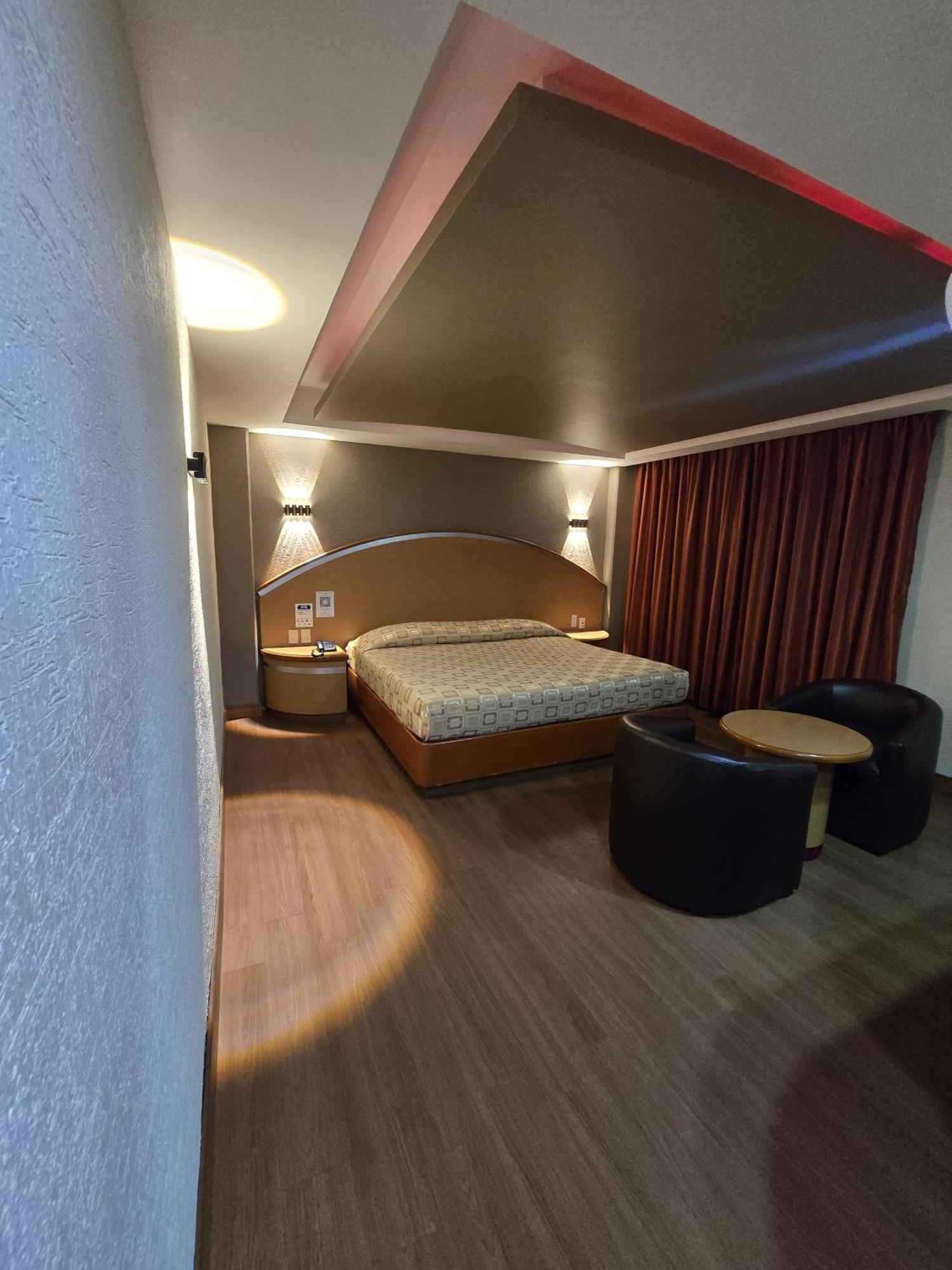 Hotel Y Villas Gran Via Mexico City Exterior photo